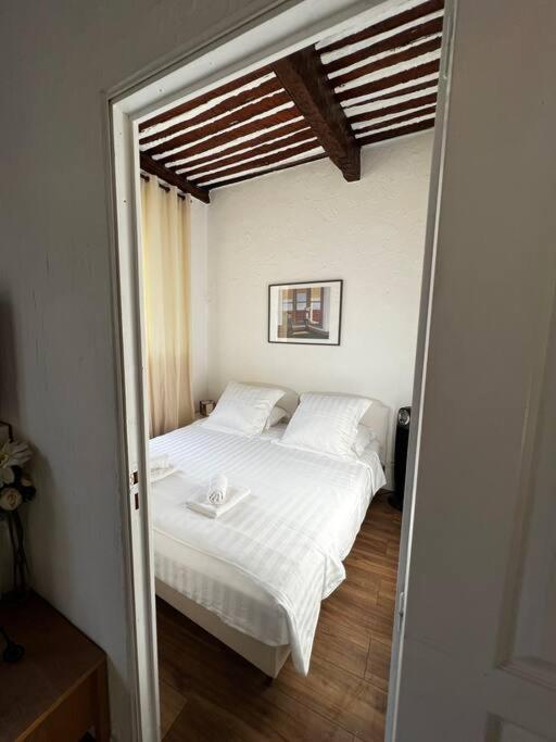 Апартаменты Old Antibes, One Bed App, In Front Of The Port! Экстерьер фото