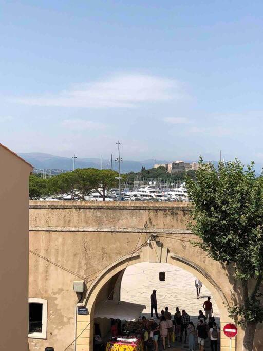Апартаменты Old Antibes, One Bed App, In Front Of The Port! Экстерьер фото