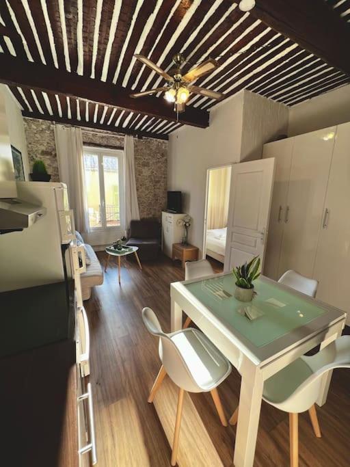 Апартаменты Old Antibes, One Bed App, In Front Of The Port! Экстерьер фото